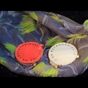 India Hicks coin purse flamingo in color